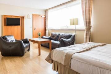 Фото номера Двухместный номер Делюкс с 1 кроватью Отель Hotel Osada Karbówko Wellness &amp; SPA г. Elgiszewo 3