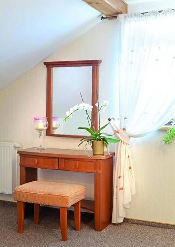 Фото номера Апартаменты с балконом Отель Hotel Osada Karbówko Wellness &amp; SPA г. Elgiszewo 10