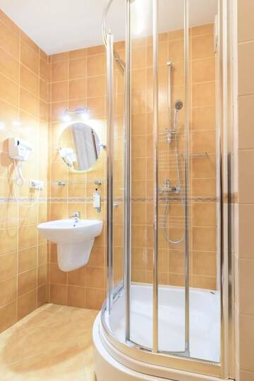 Фото номера Трехместный номер Отель Hotel Osada Karbówko Wellness &amp; SPA г. Elgiszewo 6
