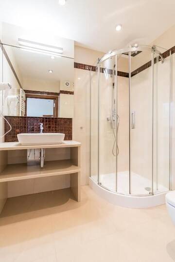 Фото номера Двухместный номер Делюкс с 1 кроватью Отель Hotel Osada Karbówko Wellness &amp; SPA г. Elgiszewo 8